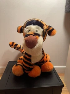 Vintage Walt Disney World Disneyland Tigger Plush 15"  Winnie the Pooh Toy EUC - Picture 1 of 7
