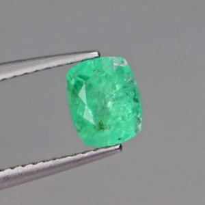 Piedra preciosa suelta verde colombiana 100 % natural color precioso de 1,02 quilates - Imagen 1 de 5