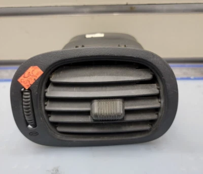 🔥01-07 Dodge GRAND Caravan Town & Country tablero izquierdo del lado del conductor aire acondicionado ventilación de aire derecha Foto 1 de 4