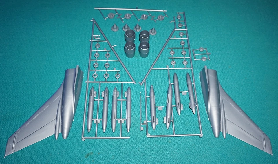 B-58 Hustler Bomber Monograma 1/48 Tanque Cola Ordenanza Neumáticos Etc. Foto 1 de 1