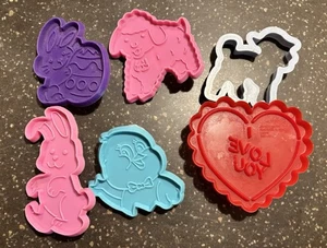 Vintage Plastic Easter Valentines Theme Imprint Cookie Cutters Set of 6 - Picture 1 of 3