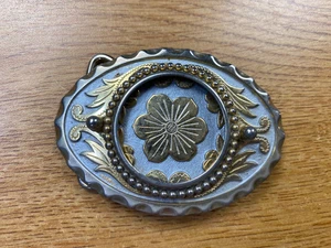 Gold- und silberfarbene florale Gürtelschnalle mit leerem Cabochon - Bild 1 von 3