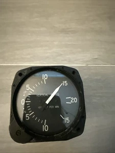 Cessna Vertical Speed Indicator P/N C661080-0101 - Picture 1 of 2