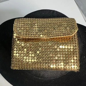 Vintage Gold Tone Metal Sequin Chain Maille Small Snap Coin Purse - Picture 1 of 5