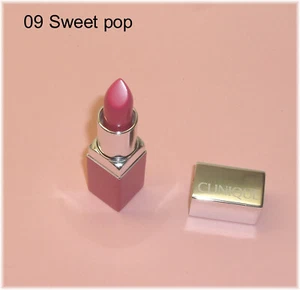 Neu VOLLE GRÖSSE Clinique Pop Lippenfarbe + Grundierung Lippenstift Sweet Pop 09 - Bild 1 von 3