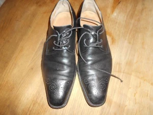 SELTENE FORMBARE SCHUHE MADE IN ITALY SCHWARZE BLUMENSPITZE GR. 42 BIS 30€ ACH ANSEHEN - Bild 1 von 11