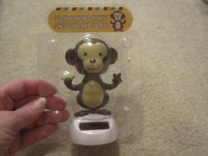 Solar Dancing Dancing Monkey with banana new in package - Picture 1 of 2