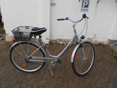 City Star Alu Rahmen  Damen Fahrrad  Farbe  Silber  Rahmengröße  47 cm - Bild 1 von 4