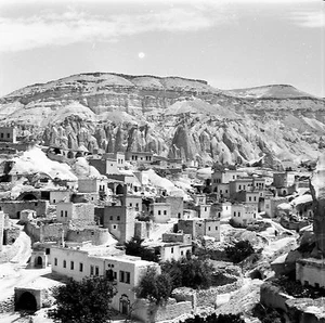 TÜRKEI um 1960 - Dorf Höhlenlebensräume Kappadokien - Negativ 6 x 6 - Tur 28 - Bild 1 von 1