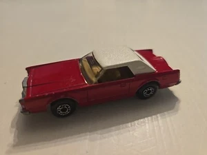 Matchbox Superfast No. 28 Lincoln Continental Mark V, c.1979 Lesney, Red/white - Picture 1 of 3