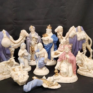 Atlantic Mold 11 Piece Nativity Set Pastel Blue Pink Gold Trim - Picture 1 of 12