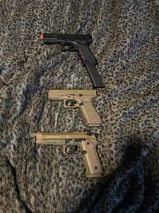 Airsoft Pistol Lot - Picture 1 of 5