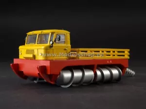 ModelPro 0091MP GPI-72 screw-snowmobile /yellow-red/ - Imagen 1 de 6