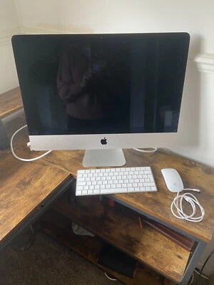 Apple iMac with 21.5in Retina 4K display (1TB HDD, Intel Core i3 8th Gen.... - Image 1 of 4