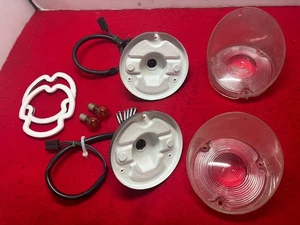 1971-1972 Olds Cutlass 442 F-85 Vista Parking Light Turn Signal Housings LH/RH - Picture 1 of 24