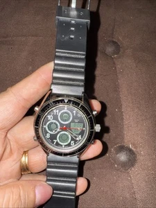 AVON JAPAN MOVT BIG QUARTZ MENS WRIST WATCH RUBBER BAND - Picture 1 of 8