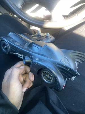 Jada Toys 1:16 89 Bat Mobile RC Remote Control Batman Batmobile - Image 1 of 3
