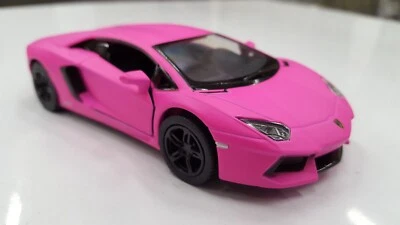 Lamborghini Aventador LP700-4 Rosa Kinsmart Auto Giocattolo Modello 1/38 Scala - Immagine 1 di 2