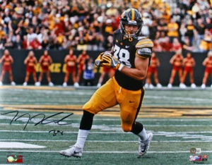 TJ Hockenson Autographed Iowa 16x20 Running Photo-Beckett W Hologram *Black - Picture 1 of 4