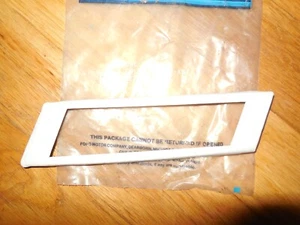 NOS 1980-1983 Lincoln Mark VI Exterior Pillar Lamp Bezel LH E0LY-15B438-AB - Picture 1 of 2