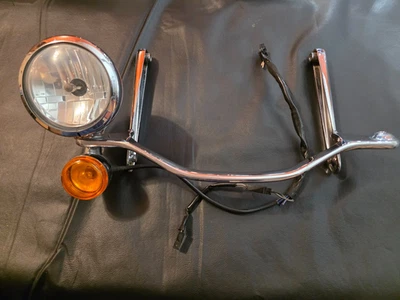 Barra de luz de paso auxiliar Harley Davidson Softail Deluxe FLSTN Foto 1 de 4