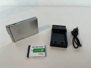 Sony Cyber-Shot DSC-T70 8.1MP Compact Digital Camera Y2K + Battery + Charger - Foto 1 di 6