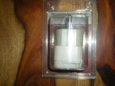 Enchufe adaptador universal conectado a tierra GUB para Europa continental 273-1452 Foto 1 de 4