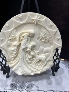 ROMAN Inc Faro Christmas Collectors Plate 1997 Rejoice 8”W X 1”T - Picture 1 of 4