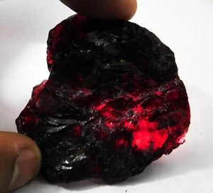 Natürlicher 307,20 ct zertifizierter roter Painit unbehandelt grober loser Edelstein - Bild 1 von 7