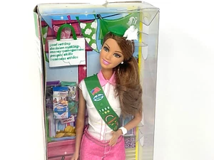 2013 Mattel Girl Scouts Barbie #BJP32 New - Picture 1 of 6