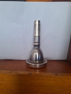 boquilla para tuba en Fa — 第 1/4 张图片