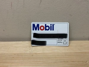 Vintage Mobil Oil Gas Credit Card Expired 1992- B89 - Picture 1 of 1