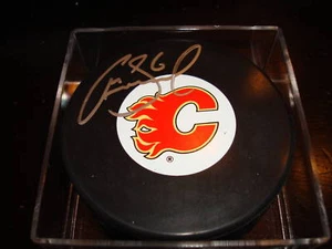 Disco de hockey firmado por Cory Sarich Calgary Flames autografiado a - Imagen 1 de 1