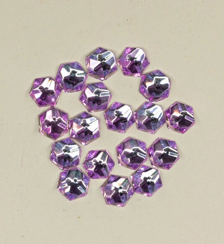 PAQUETE. 48 Preciosa vintage 8x8mm. LUZ VITRIAL 8 MM. Respaldos planos ROSA/PÚRPURA. Foto 1 de 4