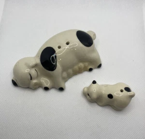 Momma Pig Nursing Baby Pig Salt Pepper Shaker Set - Picture 1 of 4