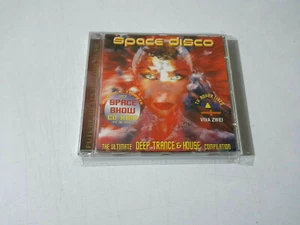 CD "SPACE DISCO" CD 11 TRACKS COMO NUEVO THE ULTIMATE DEEP TRANCE & HOUSE COMPIL - Foto 1 di 2