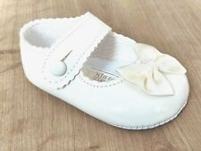 Baby Girls Bay Pod Shoes Soft Soles Crib Pram Trainers Uk Size 0 to 3   ivory
