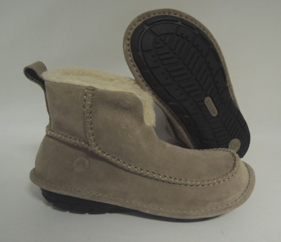 NEU Crocs Croccasin Boot M4/W6 Schuhe 36 - 37 Stiefel Boots warm gefüttert - Bild 1 von 1