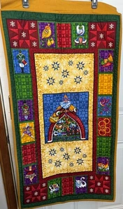 Jim Shore Quilt 12 Days of Christmas 24 x 42" Ready to Hang - Picture 1 of 4