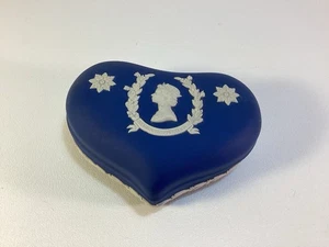 Wedgwood QEII Silver Jubilee Jasperware Heart Trinket Box w/Lid Royal Blue *EUC* - Picture 1 of 3