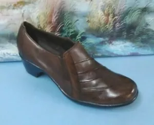 Scarpa pull on tacco Clarks pernice marrone in pelle 89488 taglia 7,5 M - Foto 1 di 10
