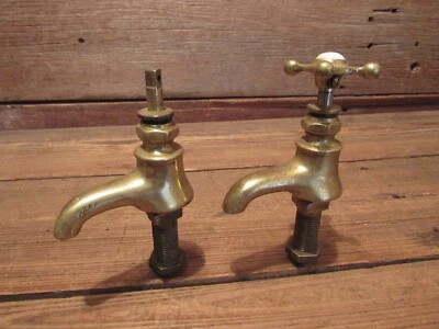 Antique FEDERAL CO. CHICAGO Brass Bath Tap Faucets Fixtures Hot & Cold - PARTS! - Image 1 of 4