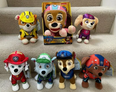 Peluche Paw Patrol The Movie Talking LIBERTY Skye Marshall Rubble Zuma Rocky Chase Foto 1 de 4