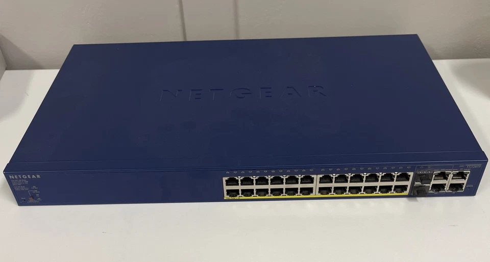 Netgear ProSafe 24+4 Smart Switch with Poe FS728TPV2 - Image 1 of 4