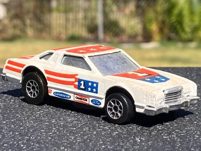 Vintage Hot Wheels Scorchers Ford Thunderbird Runs OK Good Shape 1/64 Diecast - Image 1 of 4