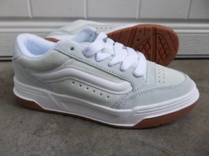 NWT WOMEN'S VANS HYLANE SUEDE SNEAKERS/SHOES.SIZE 7.BRAND NEW FOR 2025. - Picture 1 of 5