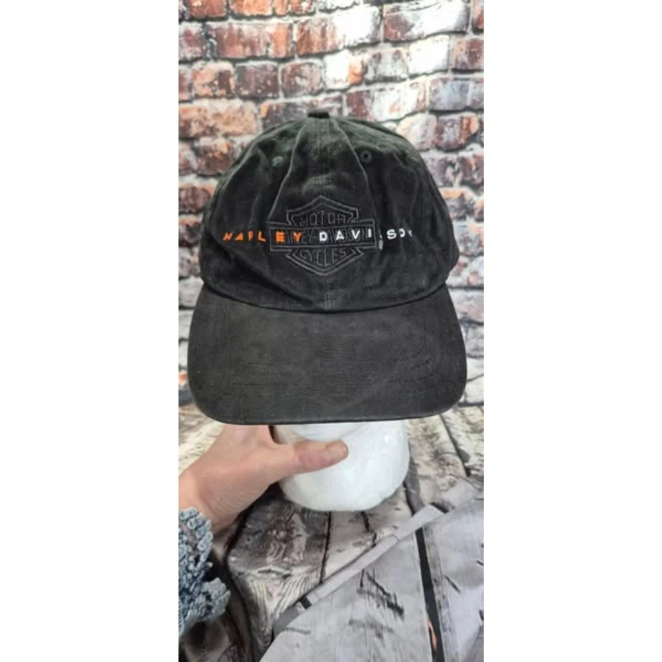 Sombrero de terciopelo negro Harley Davidson vintage talla 7 3/8 escudo bordado usado en excelente estado Foto 1 de 3
