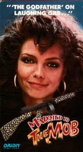 Married to The Mob  Michelle Pfeifer  (1989) USED VERY GOOD VHS - Picture 1 of 2