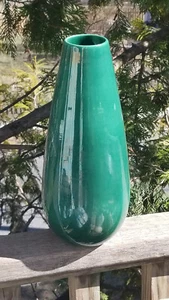 Jarrón vintage de cerámica verde 12" de alto - Imagen 1 de 14