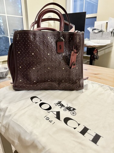 Borsa a tracolla Coach 1941 Prairie Rivets Rogue 30 sangue di bue borsa a tracolla manico superiore